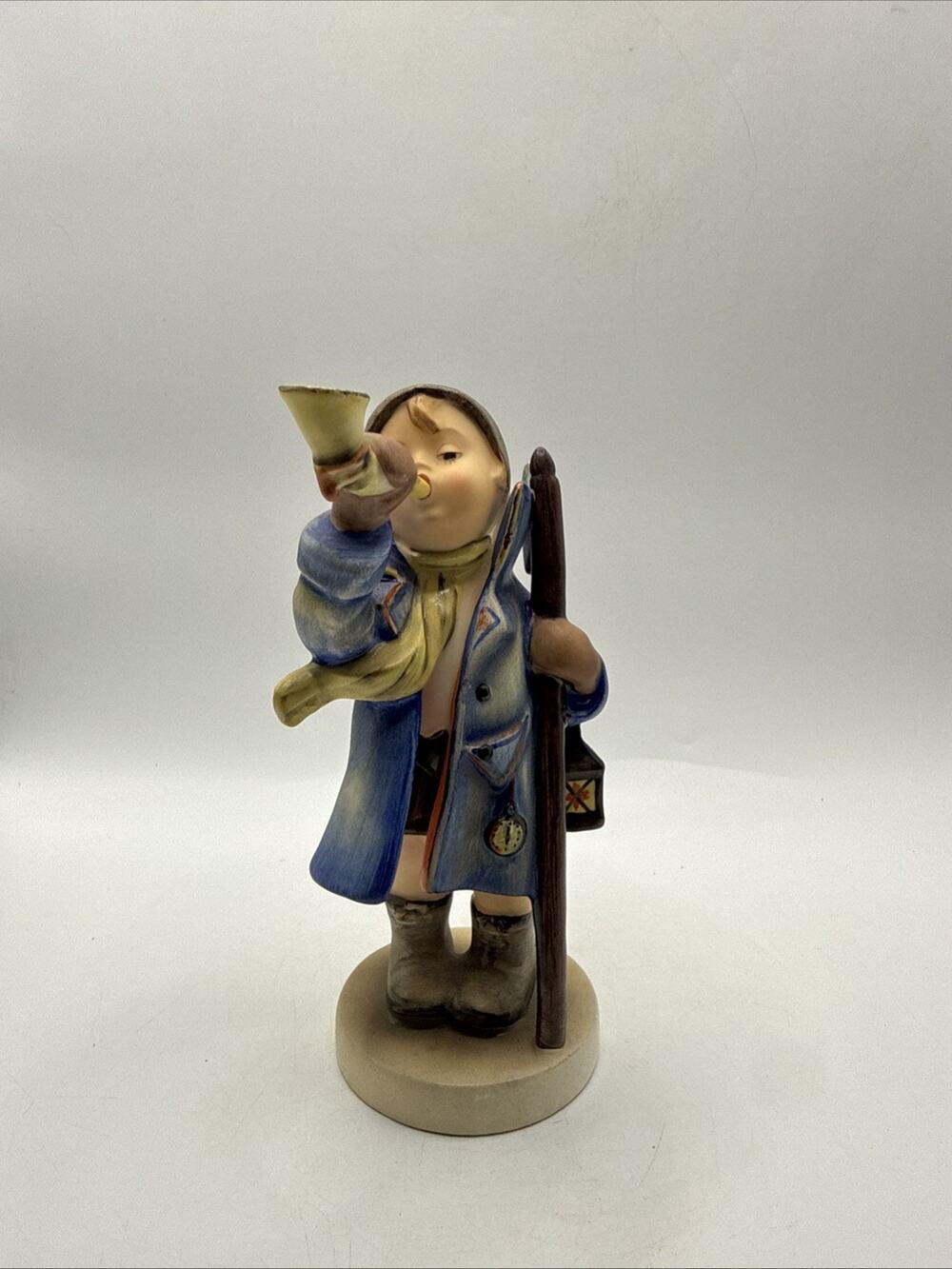 Large Hummel Figurine 7.5 Inches "Hear Ye Hear Ye" TMK 3 *